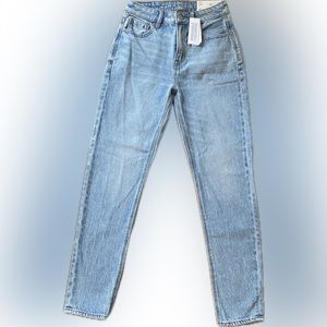 NWT American Eagle Strigid Mom Jean - Size 00